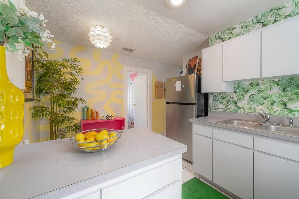 Vibing In The Heights/Breweries/Food/Petfriendly Villa Tampa Eksteriør bilde